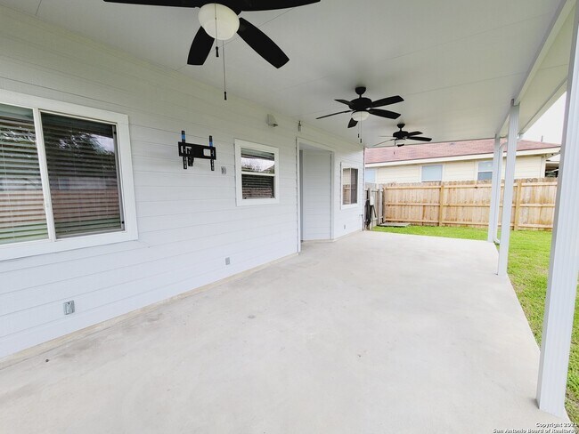 Building Photo - 8451 Chalk Hill Cove