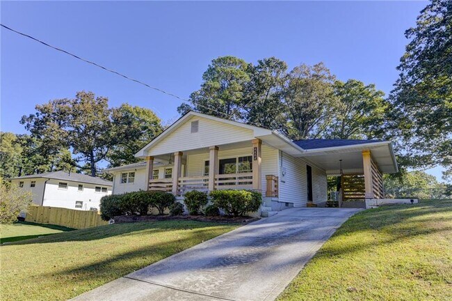 Building Photo - 2325 Elmwood Cir SE