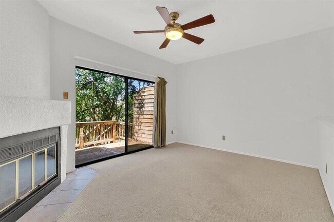 Building Photo - 5606 Bonnell Vista St