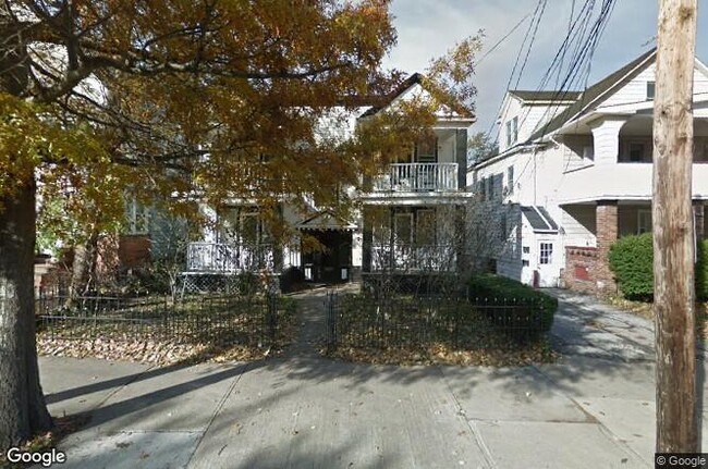 Building Photo - 2240 Murray Hill Rd