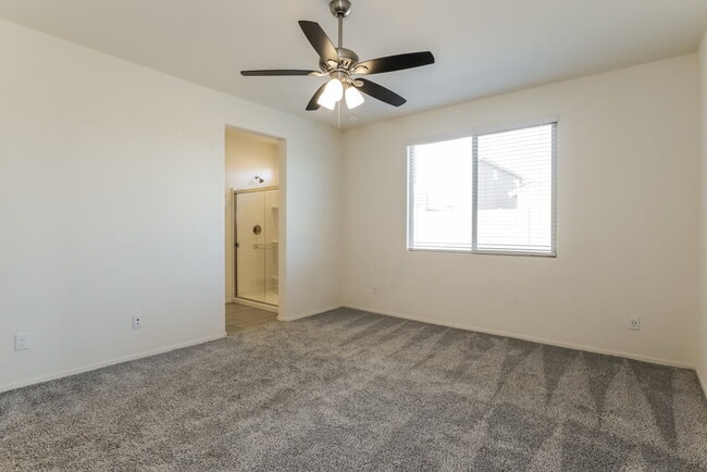 Building Photo - 12100 W Charismatic Dr