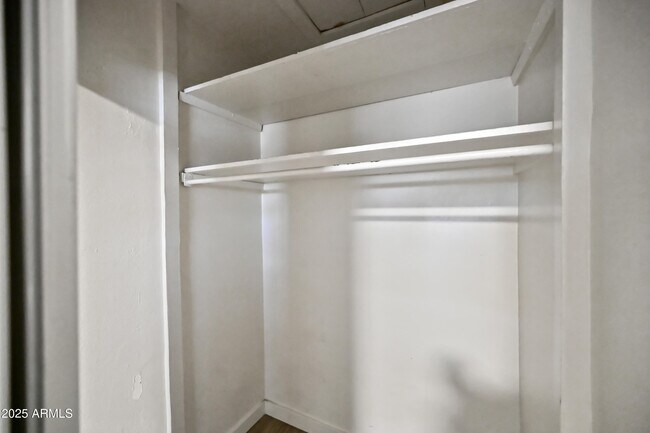 Building Photo - 3025 N 32nd St