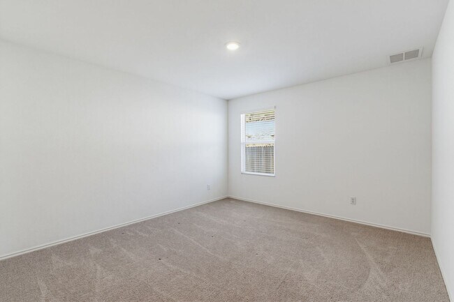 Building Photo - 216 Ayla Marie Cove