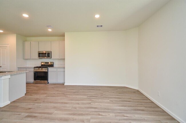 Building Photo - 4656 Peony Grn Dr