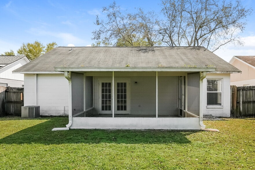 Building Photo - 2132 Ridgemore Dr