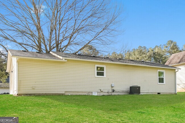 Building Photo - 19 Sioux Rd NE