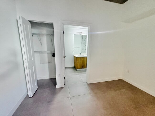 Building Photo - 1159 NW 8th Ave