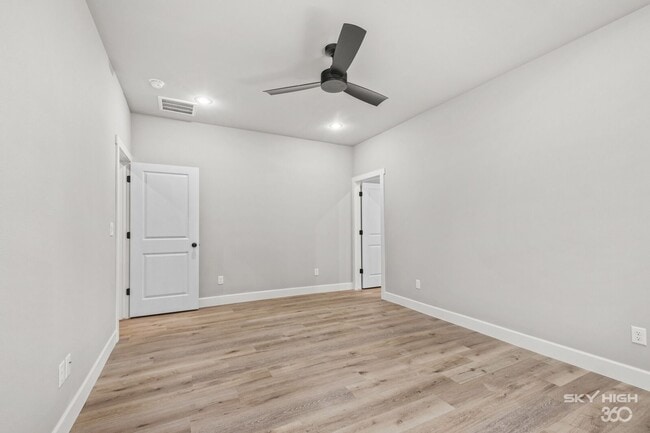 Building Photo - Newer 3 Bedroom 2 Bath home on Large lot!!!