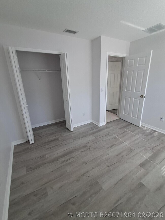 Building Photo - 2697 SW Altamira Ave