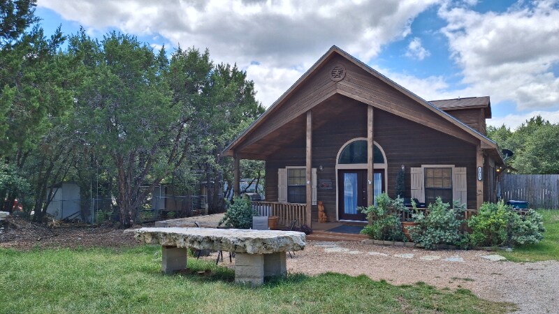 Primary Photo - 1015 Twisted Oak Ct