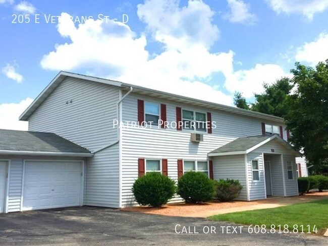 Building Photo - 2 bedroom/ 1 bath apartment in Tomah, WI