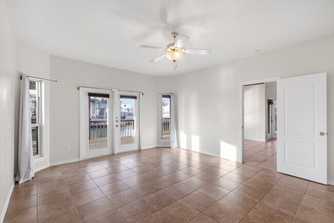 Building Photo - 15325 Cartagena Ct