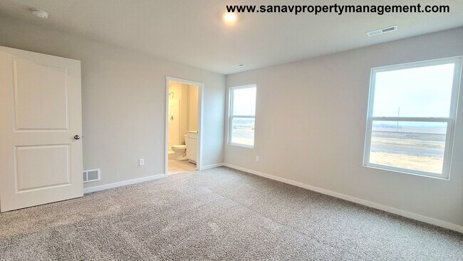 Building Photo - ** Do Not Miss This Opportunity! **