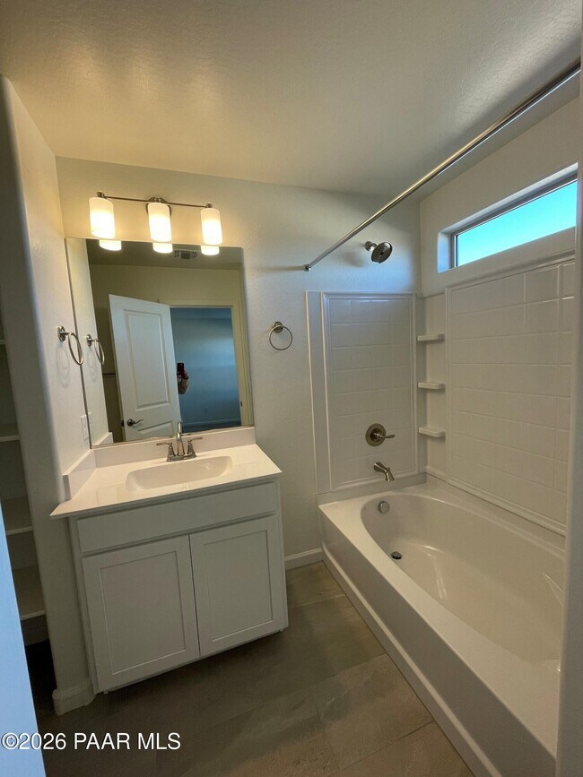 Building Photo - 1118 Helsing Rd