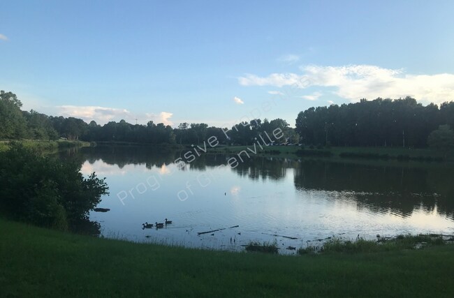 Building Photo - 124 Oak Grove Lake Rd