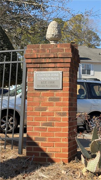 Building Photo - 5425 Village Green Square