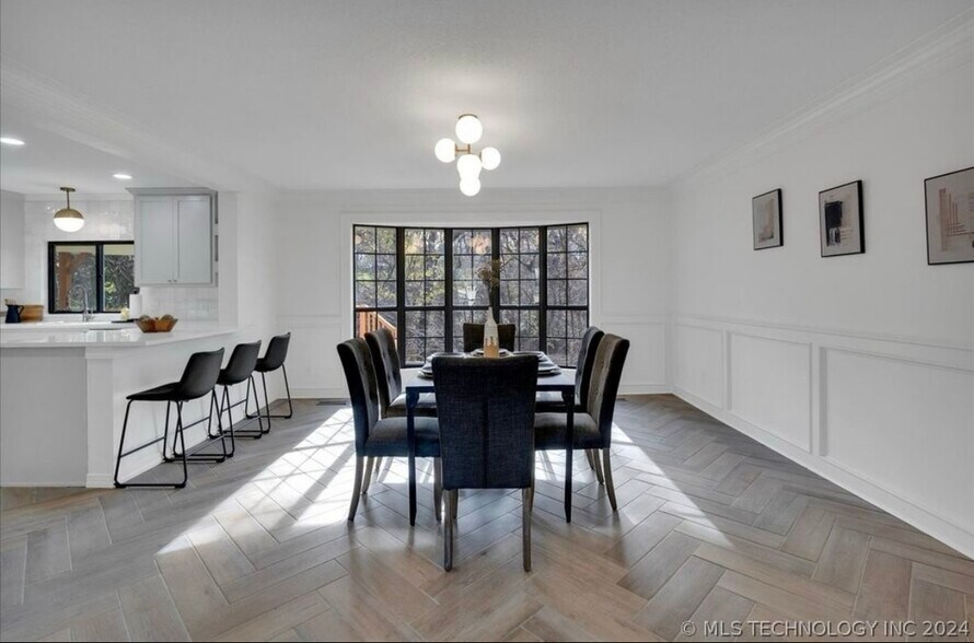 Building Photo - 11016 S Jamestown Ave