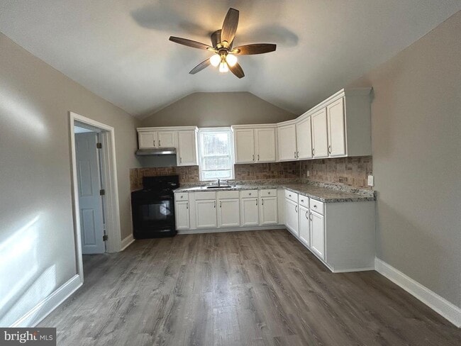 Building Photo - 448 Plum Alley