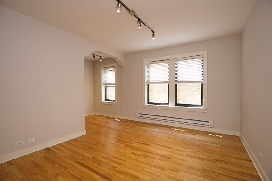 Building Photo - 2425 N Kedzie Blvd