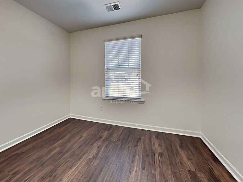 Building Photo - 138 Blackwater Way