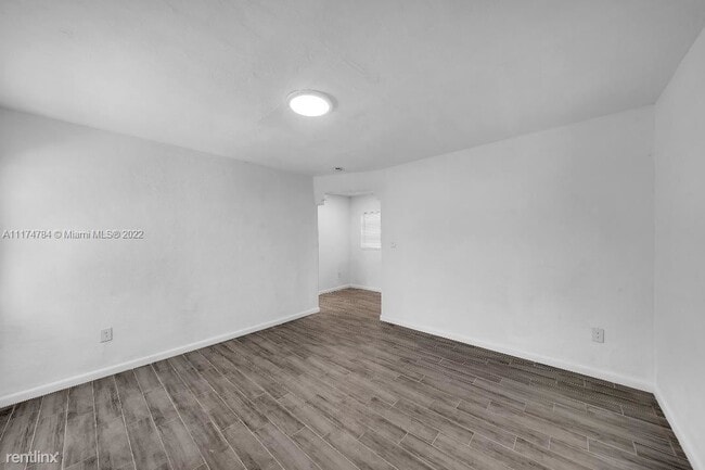 Building Photo - 2 br, 2 bath House - 640 SW 8th Ave # 640 # 8