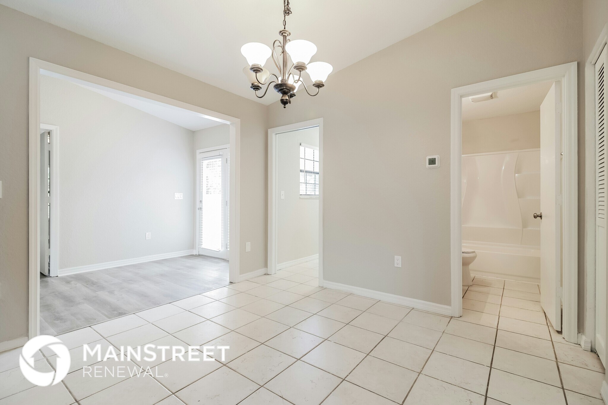 Building Photo - 136 E Grace St