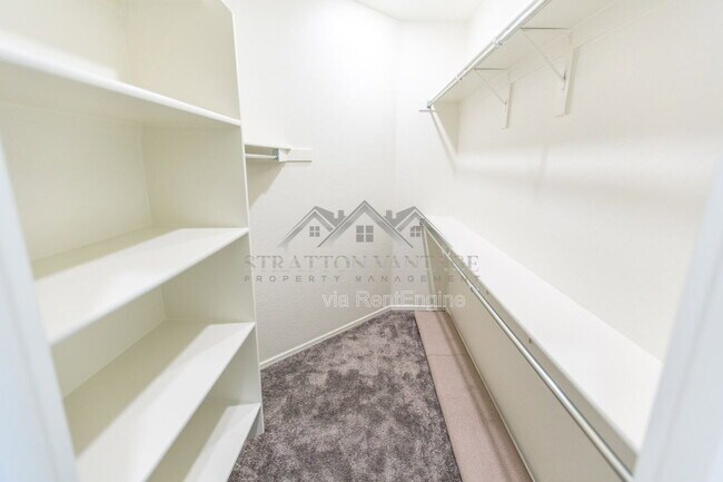 Building Photo - 15427 W Windward Ave