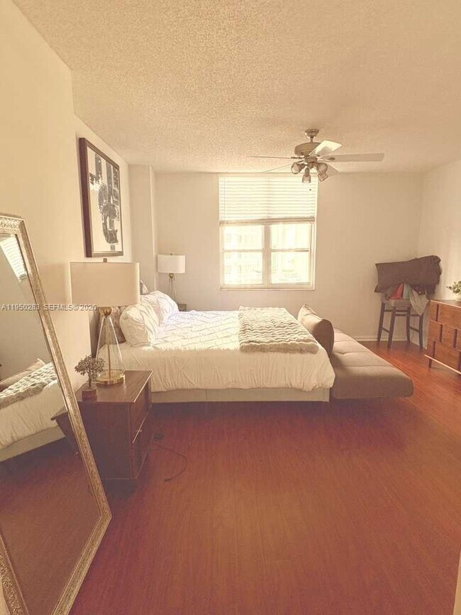 Building Photo - 701 Brickell Key Blvd