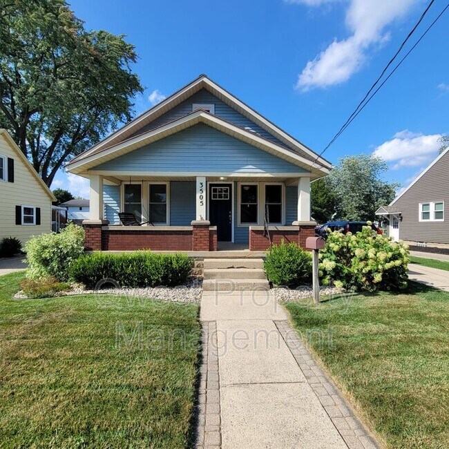 Primary Photo - 3505 Curtis St
