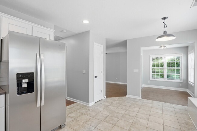 Building Photo - Bright and Airy Three Bedroom Home in Lake Linden! *MOVE IN SPECIAL AVAILABLE*