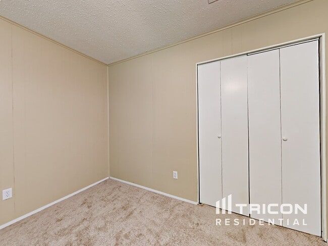 Building Photo - 713 Cavendish Dr