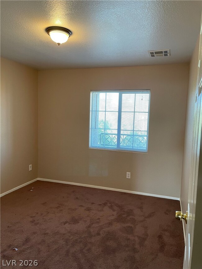 Building Photo - 3753 Hollycroft Dr