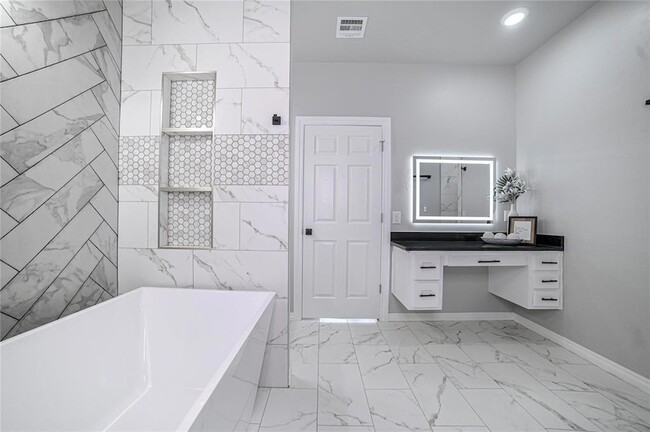 Building Photo - 4715 White Tail Ct