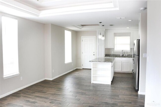 Building Photo - 13 Cathedral Hl