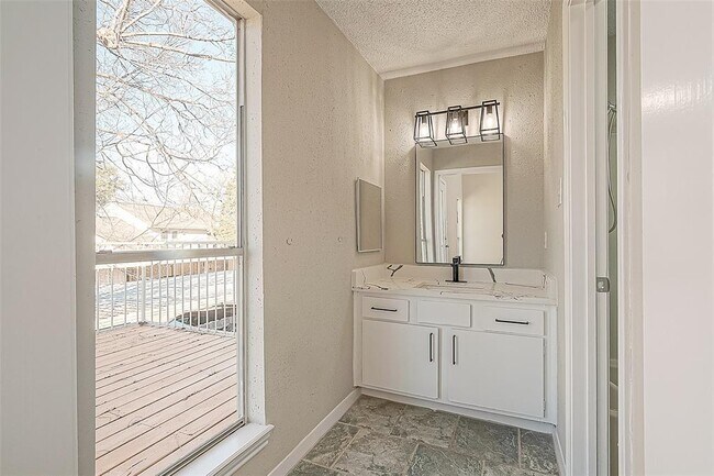 Building Photo - 9393 Westwood Village Dr