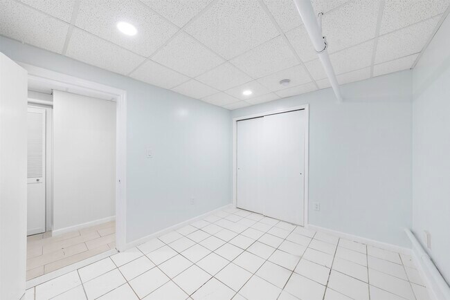 Building Photo - 214 50th St