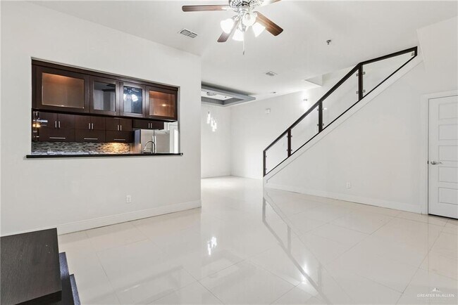 Building Photo - 16 L S Rd