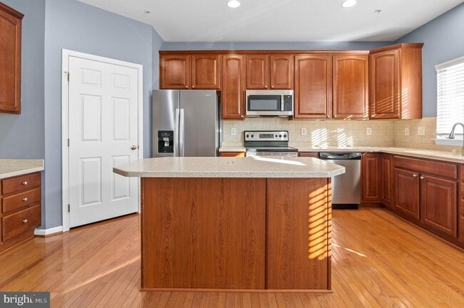 Building Photo - 5061 Cameo Terrace