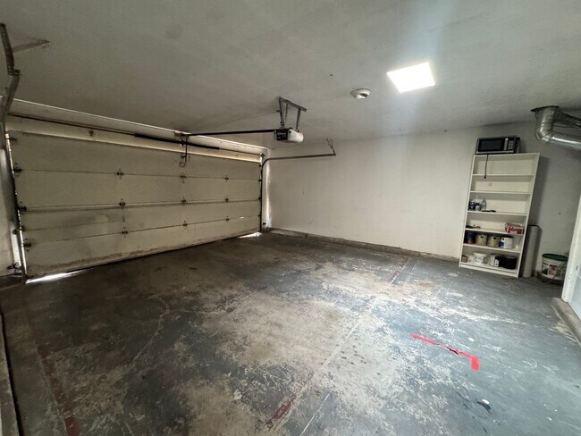 Building Photo - 870 Southeast Cir NW