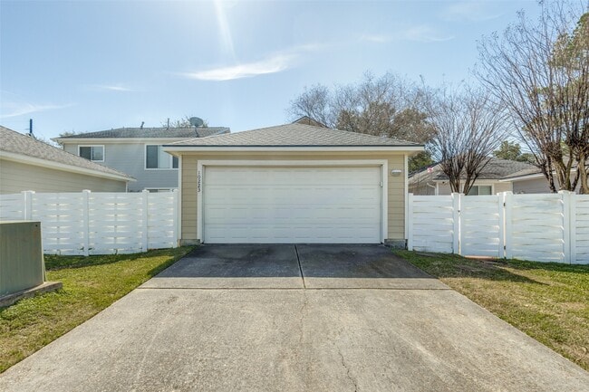 Building Photo - 10223 Farrell Dr