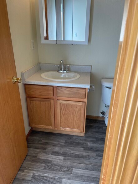Building Photo - 303 Elwood Ct