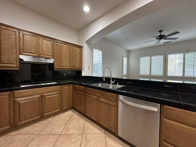 Building Photo - 13 Vista Mirage Way