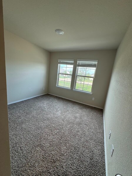 Building Photo - 2420 Mulligan Ln