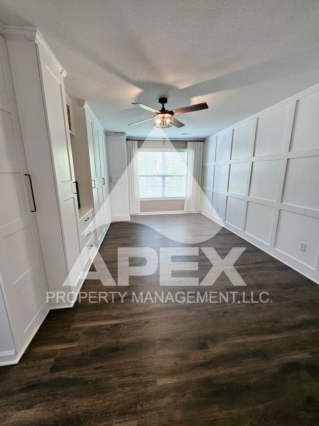 Building Photo - 5826 Wall Flower Ln