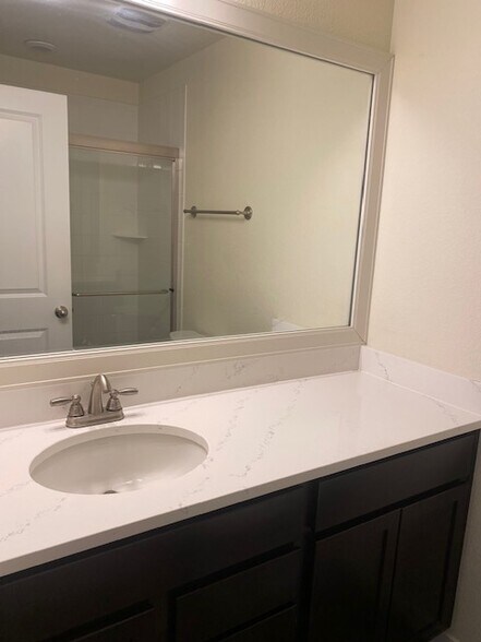 Building Photo - 2816 S Fox Ct
