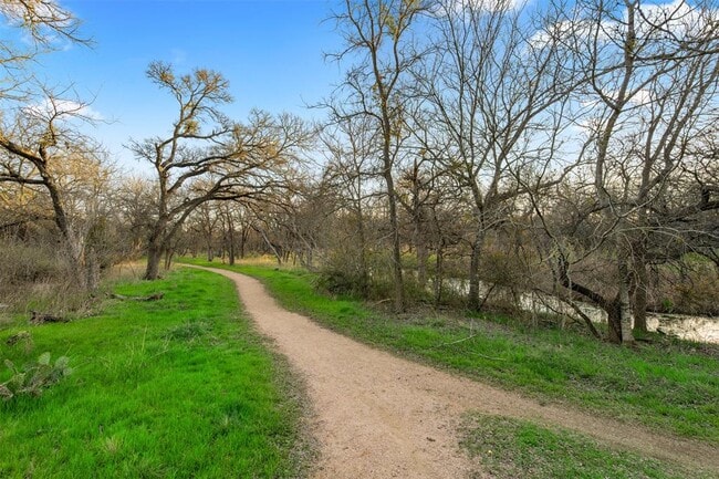 Building Photo - 514 Wincliff Dr