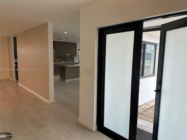 Building Photo - 2832 SW 124th Ct