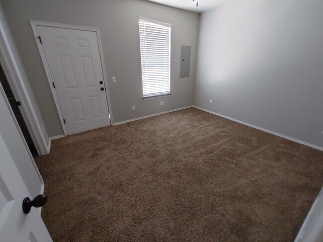 Building Photo - Beautiful 3 Beds 2 Baths Home in El Reno!