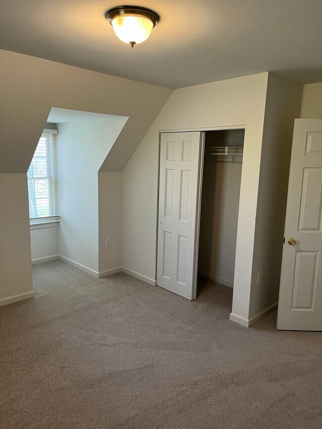 Building Photo - 5447 Rallywood Farm Ln
