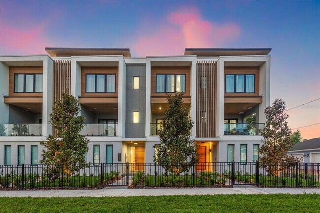 Building Photo - 210 W Columbus Dr